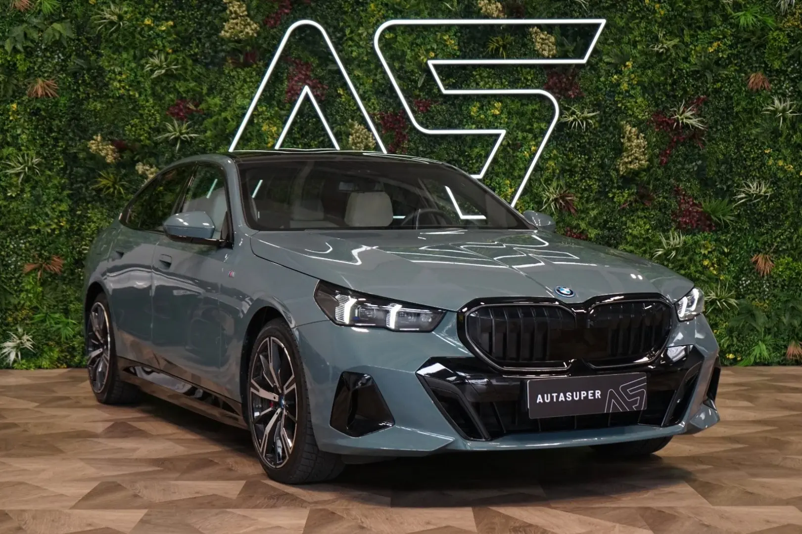 550e*xDRIVE*B&W*PANORAMA*TOW*