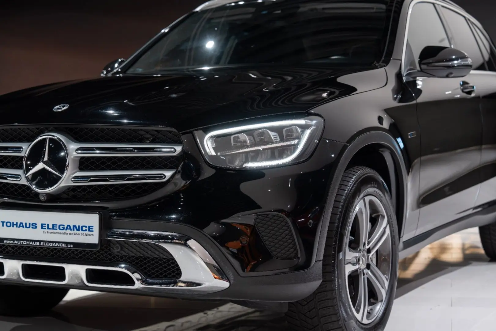 GLC 300 e 4Matic*HIGH-LED*LEDER*360*AHK*BUSINESS