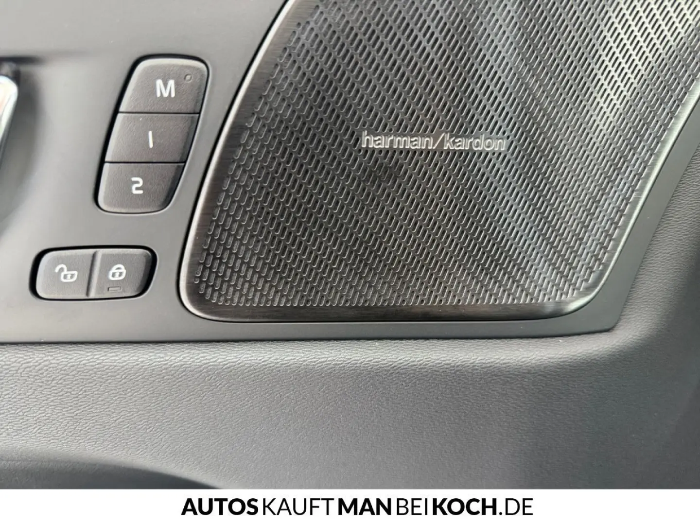 XC60 T8 Plug-In AWD Ultimate BLIS