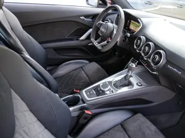 TT RS Coupé nza 2.5 TFSI Black B&O Kamera Navi