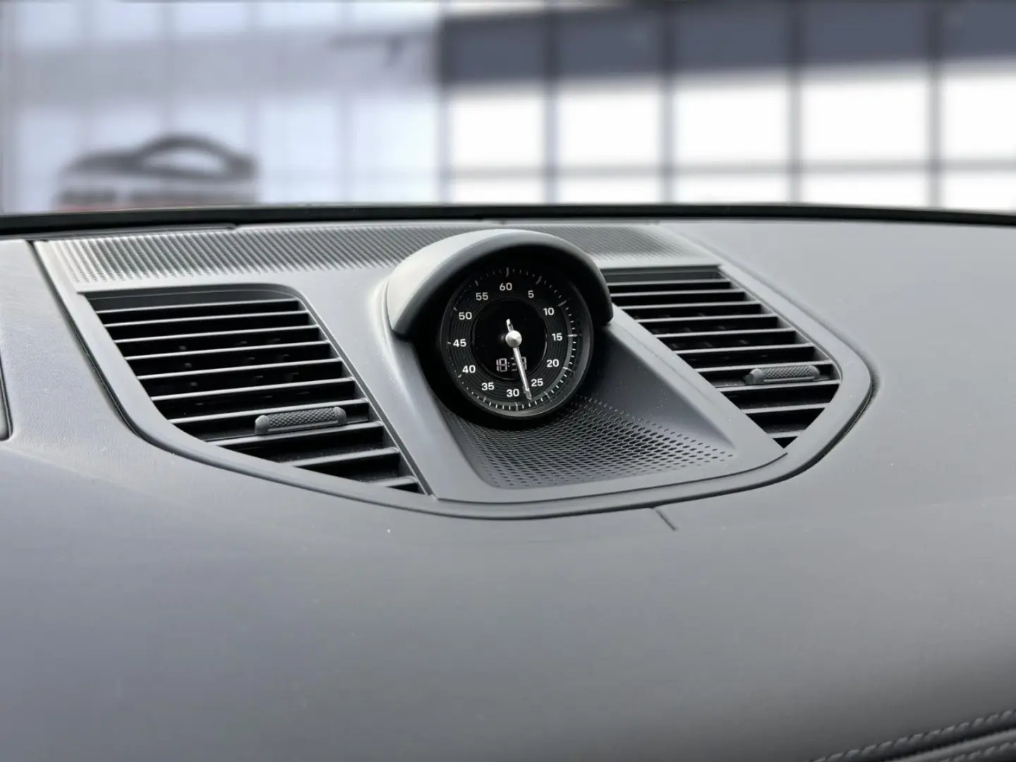 Panamera 4 MY2025+3XDISPLAY+HD-MATRIX+PANO+21