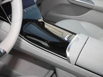 Mercedes-Benz EQE 350
