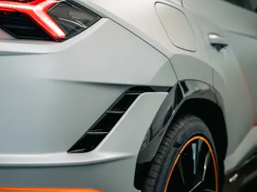 Urus S MY24 I Ad Personam Livery I FULL Carbon
