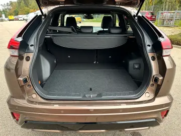 Eclipse Cross 2.4 *PLUG-IN HYBRID* Plus Select