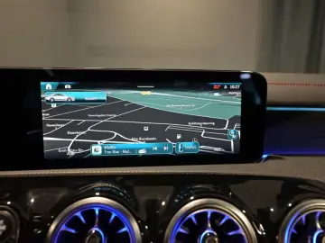 CLA 35 AMG 4M Coupé AMG/MBUX/LED/PTS/NAVI/SHZ