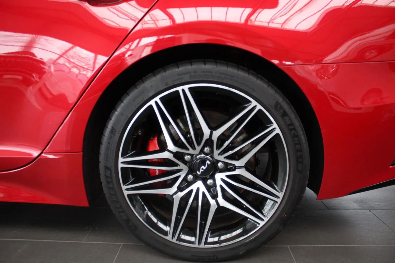 Stinger 3.3 T-GDI GT 4WD (Glasdach, Bastuck)