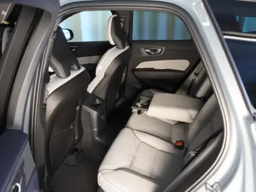 XC60  T8 Ultimate Dark Recharge  AWD 360° Kamera