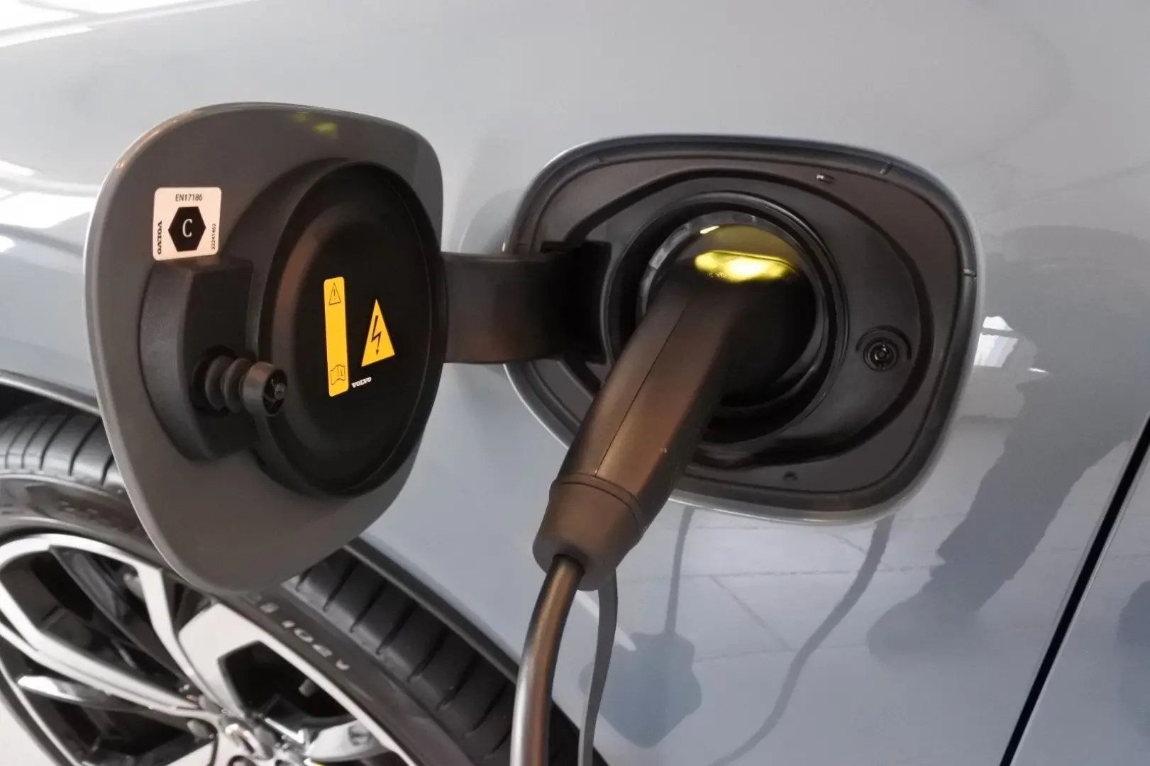 XC60  T8 Ultimate Dark Recharge  AWD 360° Kamera
