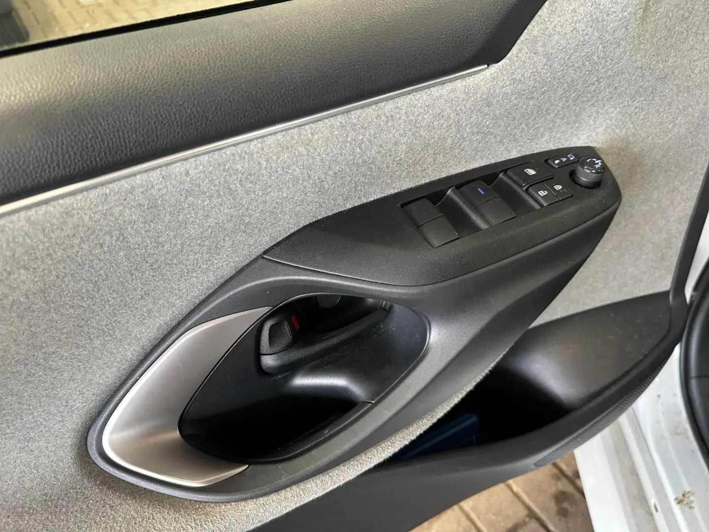 Yaris 1.5 Elegant *LED*CarPlay*Leder*CAM*Sitzhz*