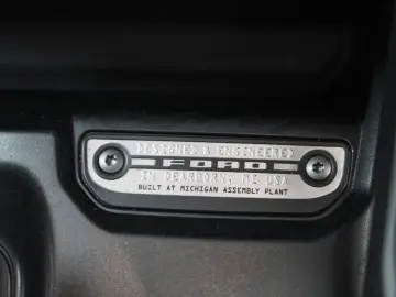Bronco 2.7 V6 4x4*Outer Banks*360°Kamera*4L*B&O*