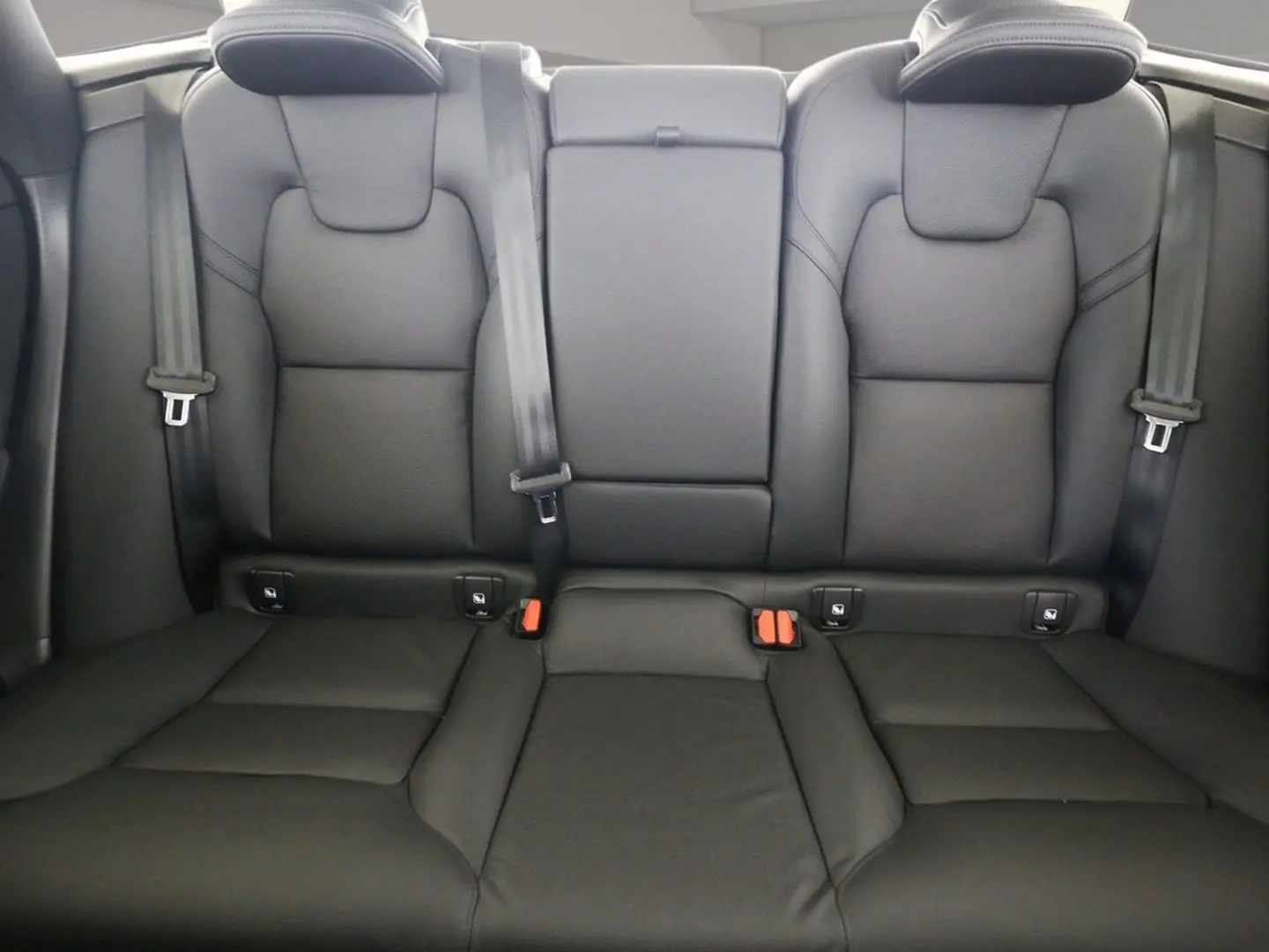 XC60 Plus Bright Plug-In Hybrid AWD T8 EU6d Stan