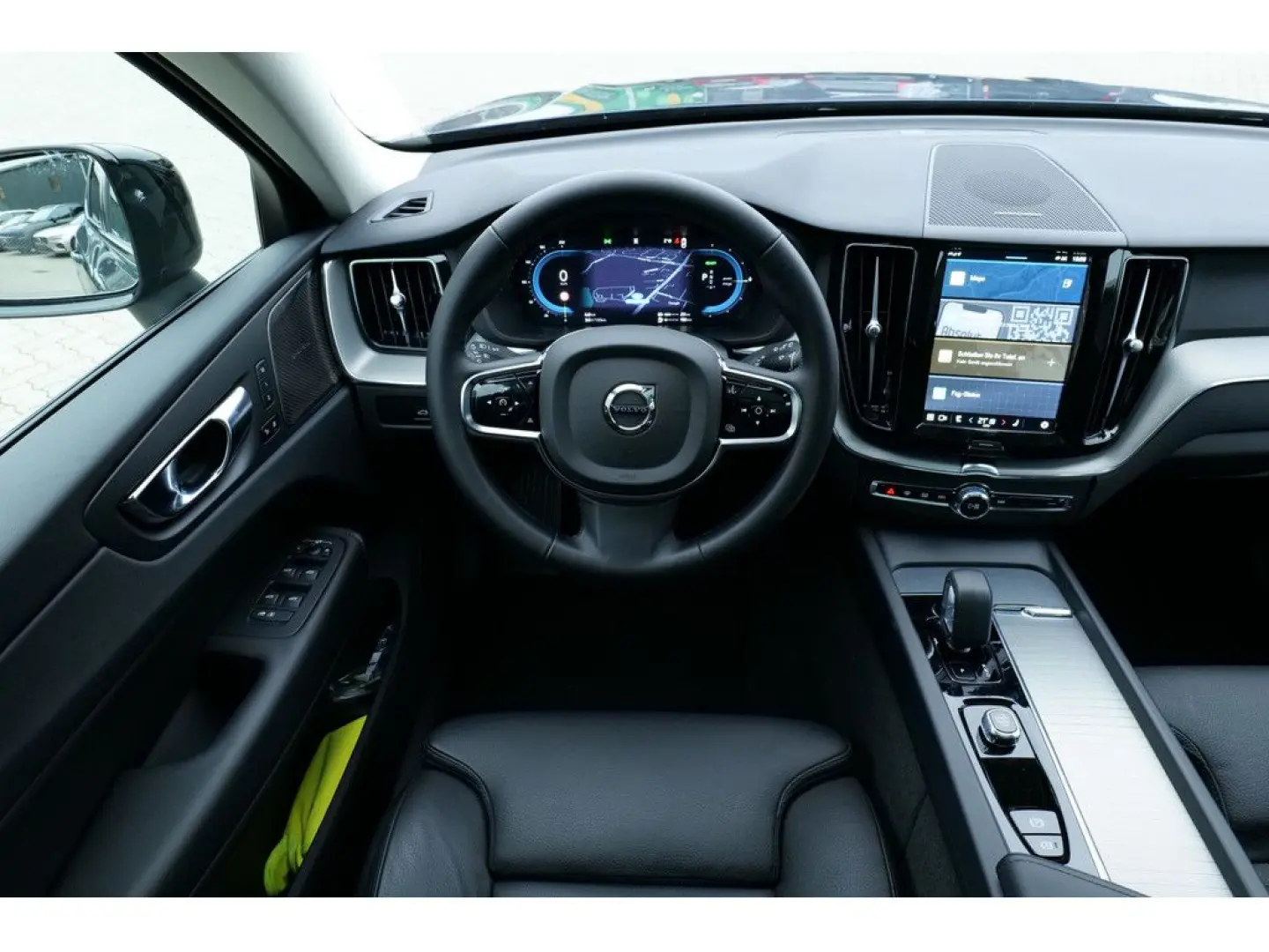 XC60 T6 AWD Plus Dark Recharge Plug-In Hybrid AW