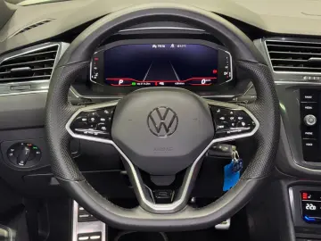Tiguan Allspace R-Line 2.0 TDI DSG 4M | MATRIX