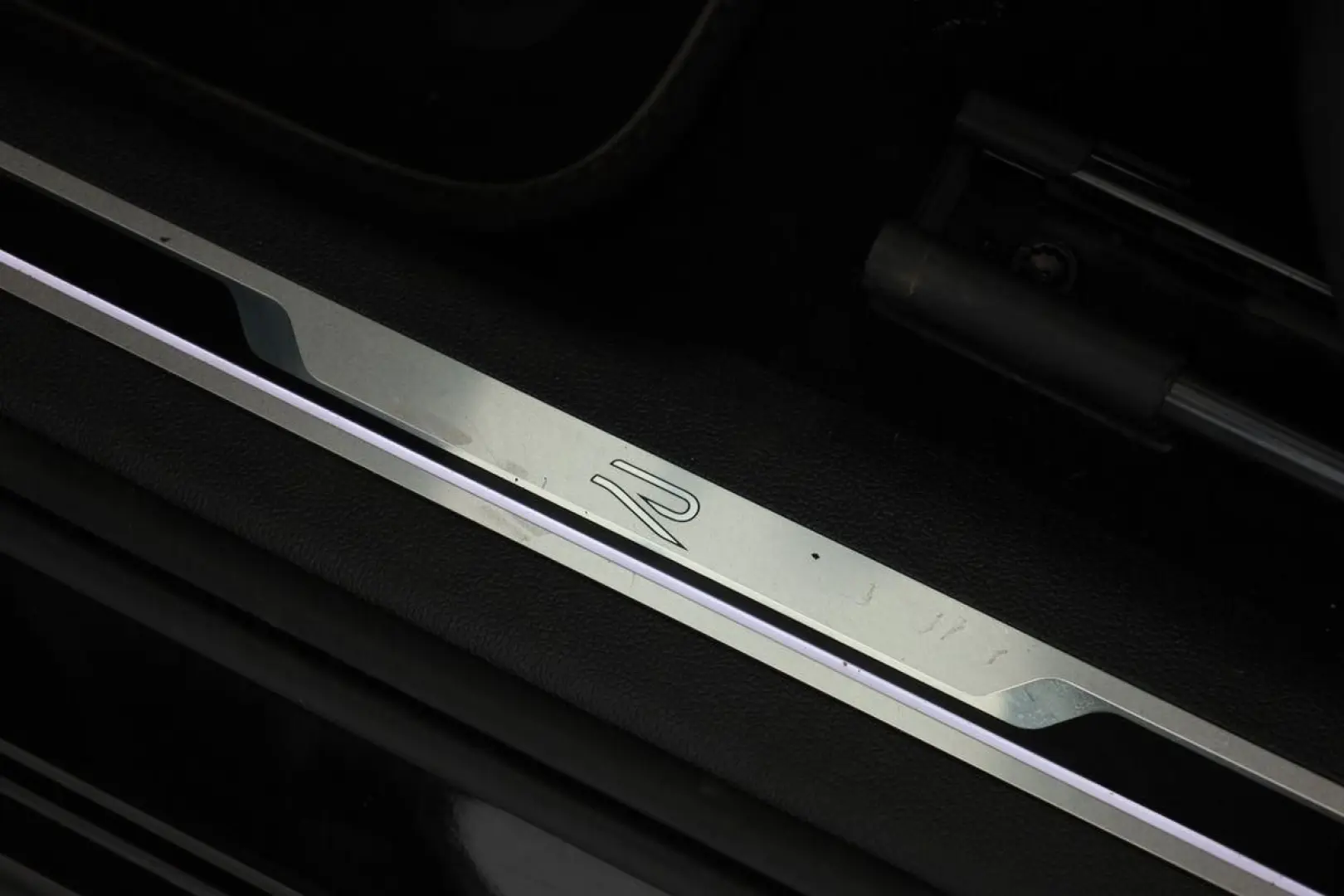 Tiguan Allspace 2.0 TDI 4M DSG R-Line 7 Pano AHK