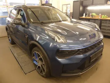 Lynk&Co 01 PHEV Pano ACC 20