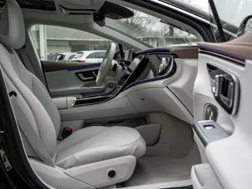 Mercedes-Benz EQE 300 Electric