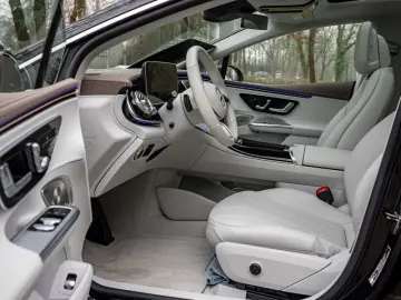 Mercedes-Benz EQE 300 Electric