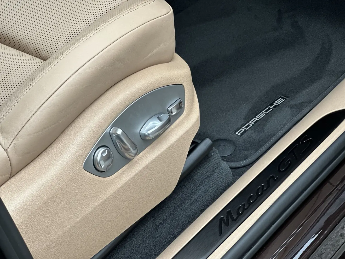 Macan GTS 21 EXCLUSIVE*PANORAM*LE*BOSE*SDHEIZUNG