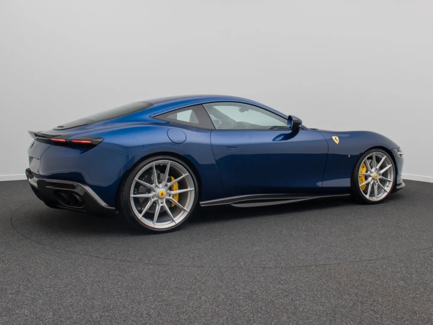 Roma 3.9 T V8 DCT Novitec Carbon NF10 22 Zoll