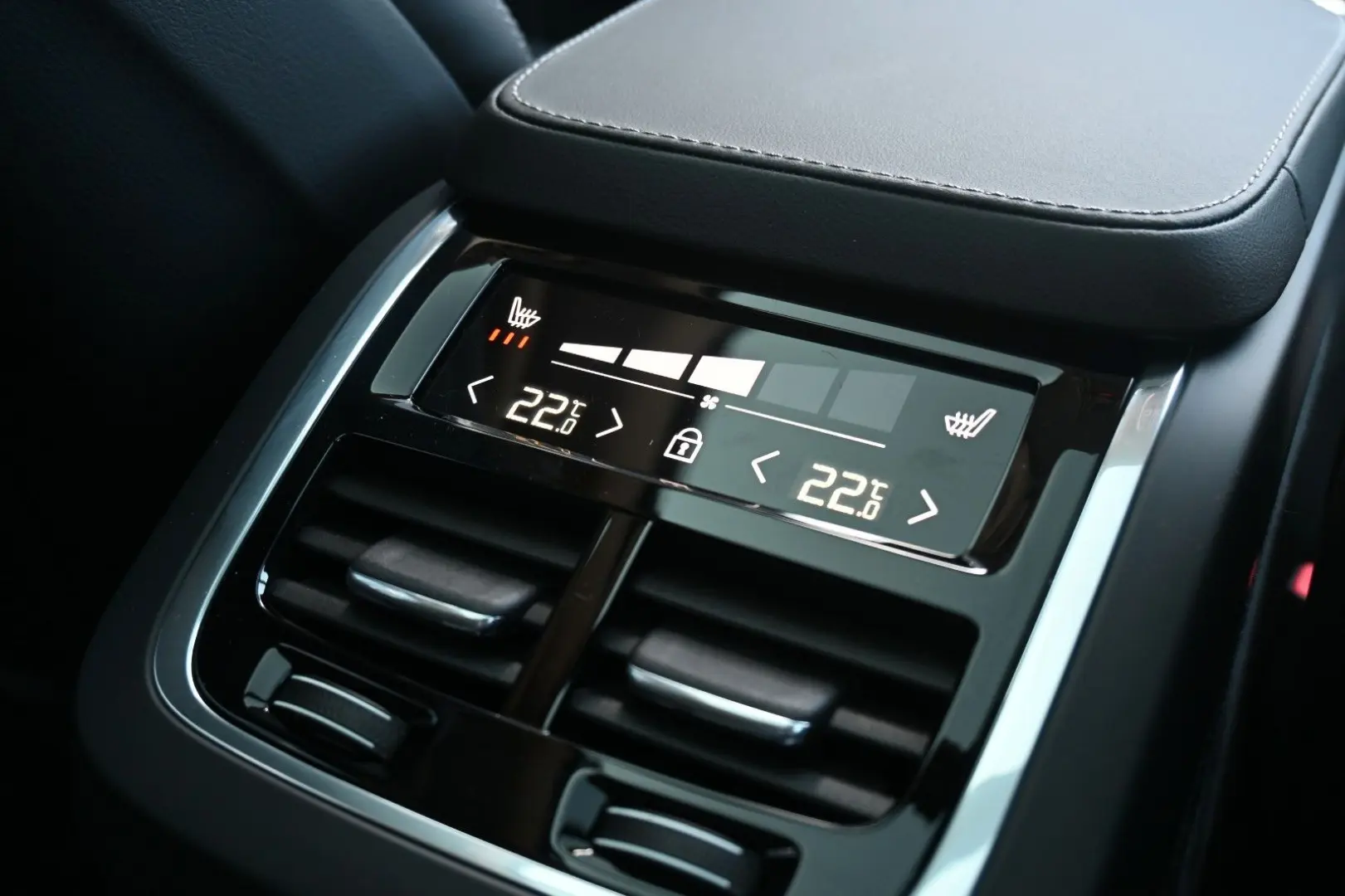 Volvo XC90 T8 RC Ultra