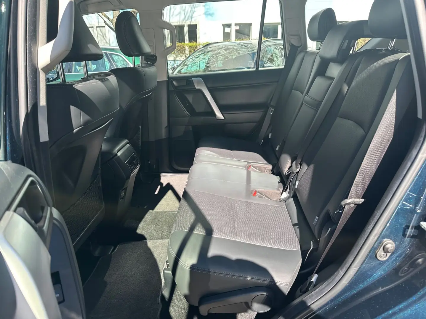 Land Cruiser 2,8 D-4D *Automatik*AHK*Leder*