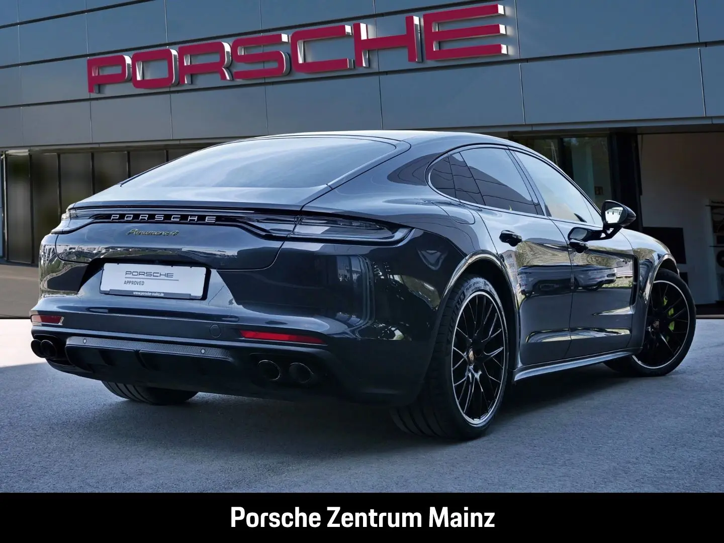 Panamera 4 E-Hybrid Platinum Edition Panorama