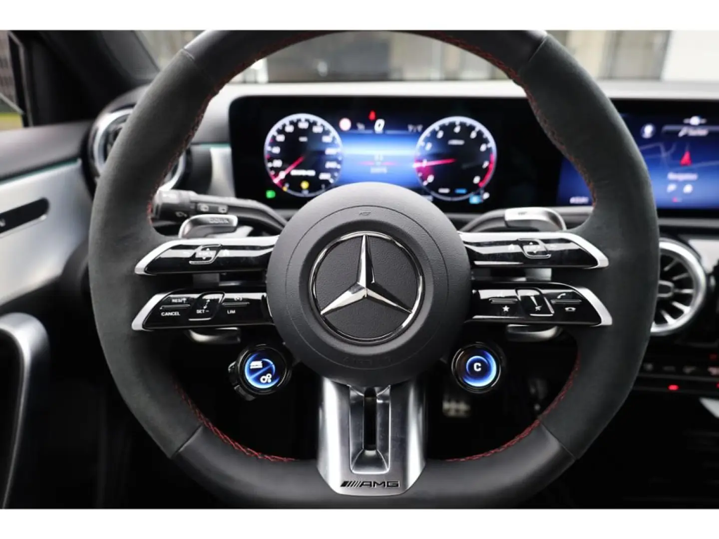 A 35 4M AMG Pano Burm Distronic Memory 19Zoll