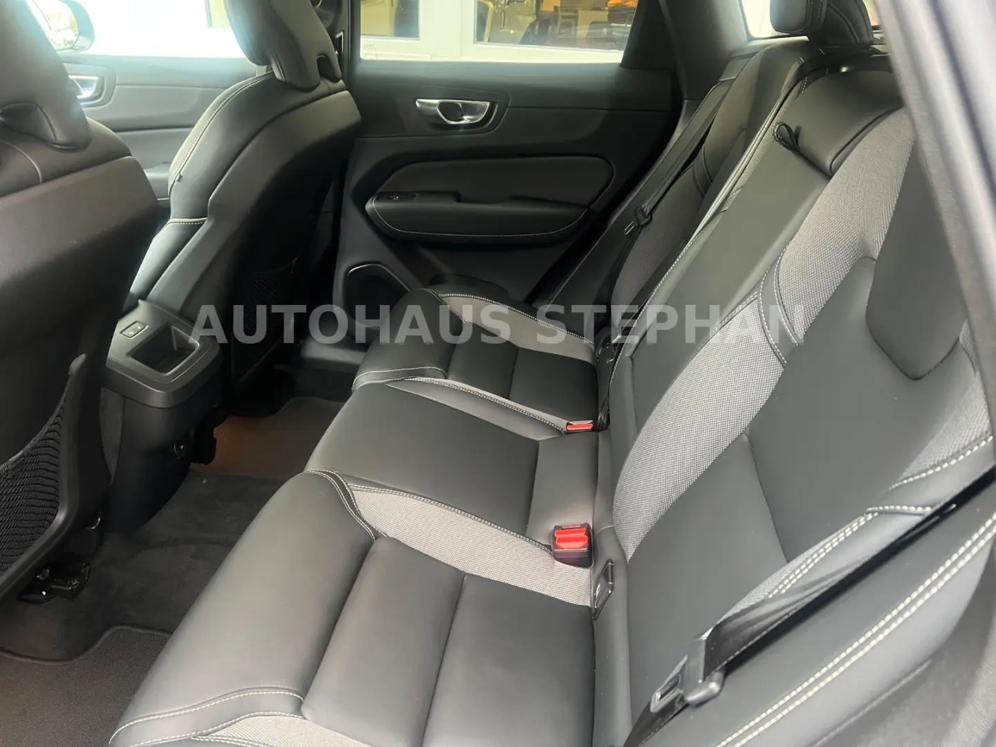 XC60 B4 Benzin Automatik Plus Dark GARANTIE -36%