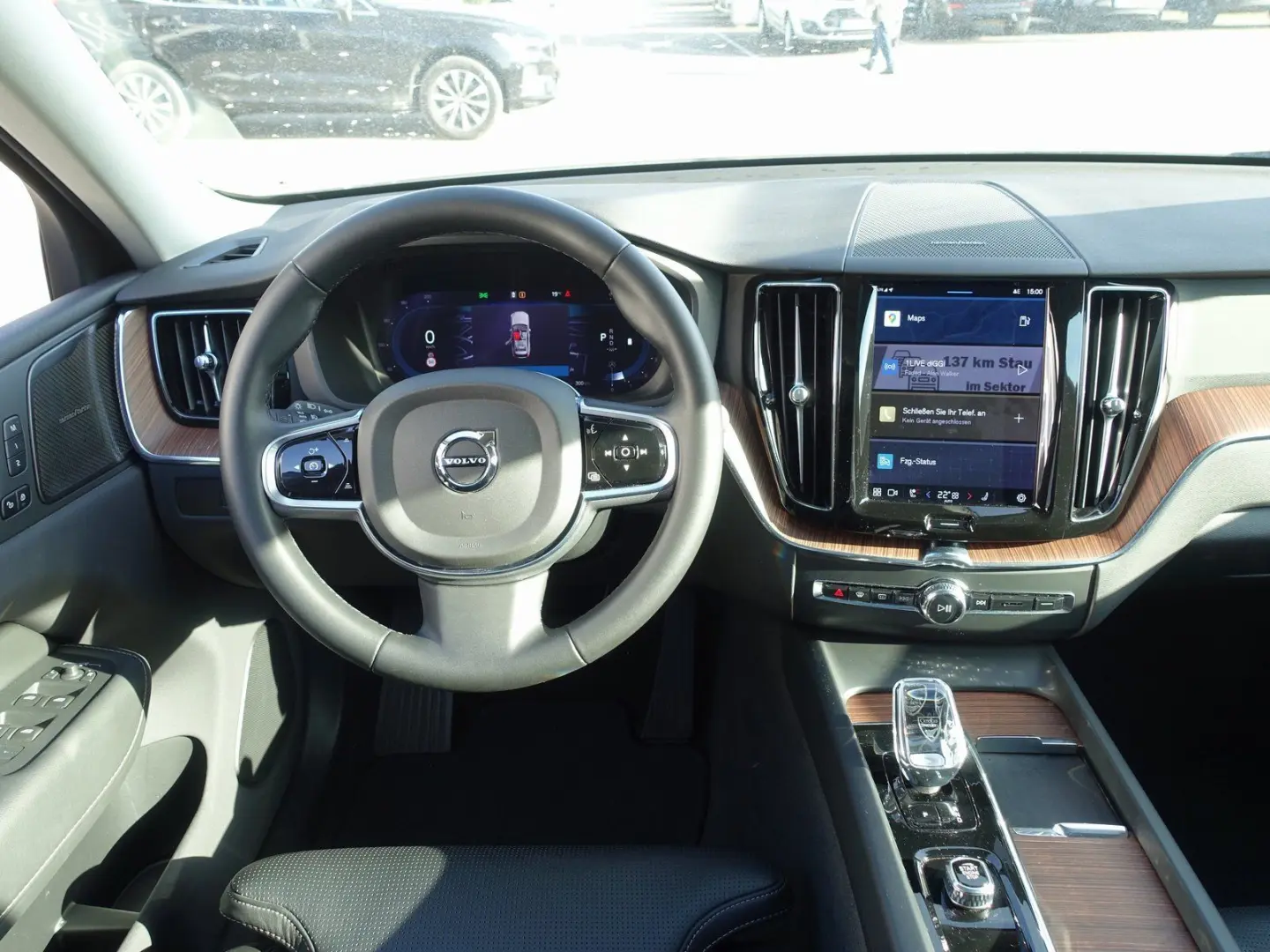 XC60 Plus B4 Dark/360°/H&K/BLIS/Pano/AHK/