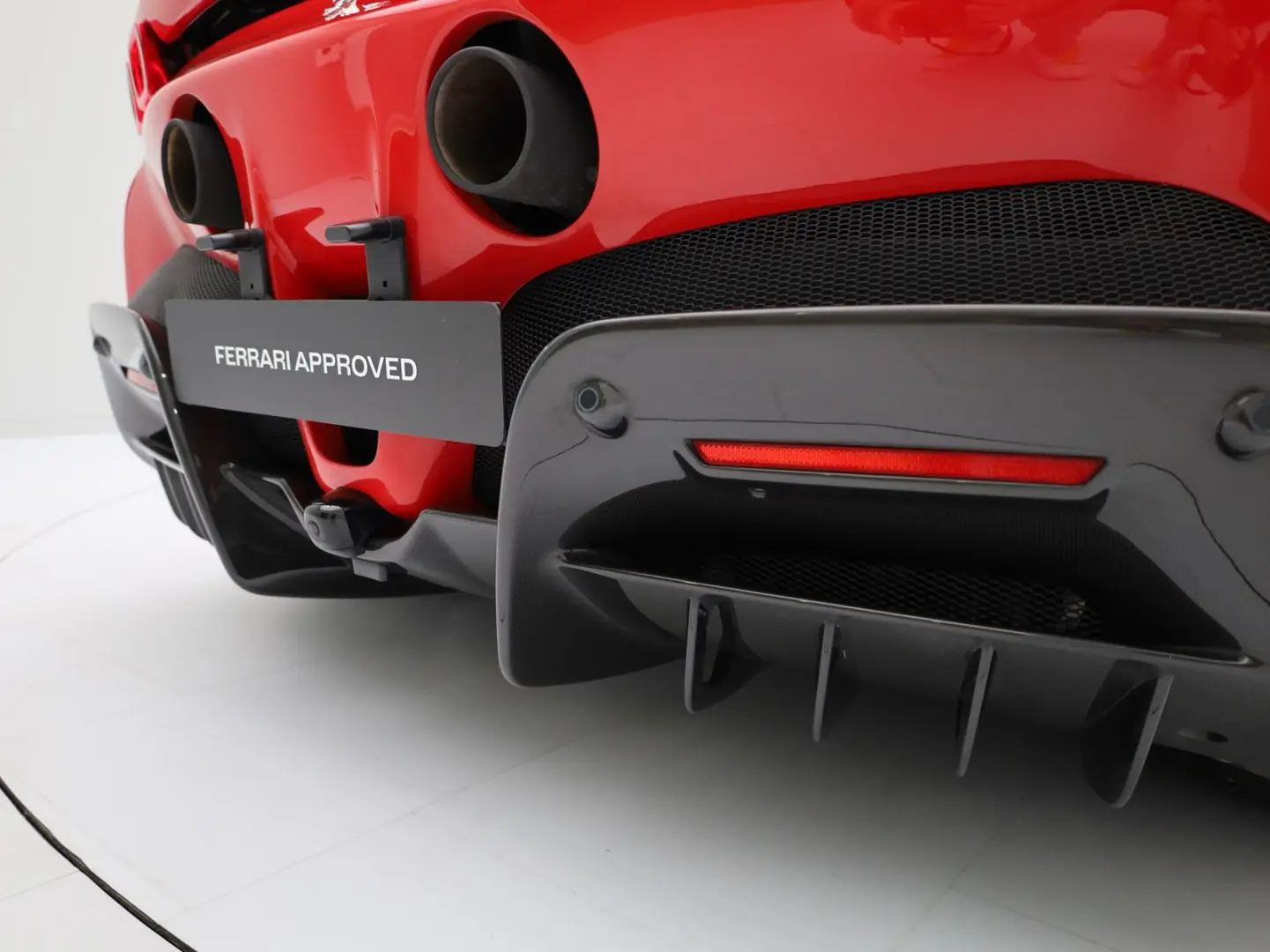 SF90 Stradale - FERRARI HAMBURG