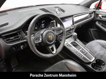 Macan GTS SportDesign AHK Luft SportChrono Bose 