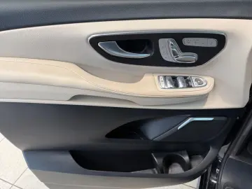 V 300 d 4M Mercedes-Benz V 300 d 4M AMG Exclusiv