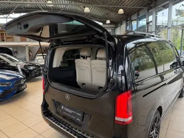 V 300 d 4M Mercedes-Benz V 300 d 4M AMG Exclusiv