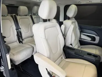 V 300 d 4M Mercedes-Benz V 300 d 4M AMG Exclusiv