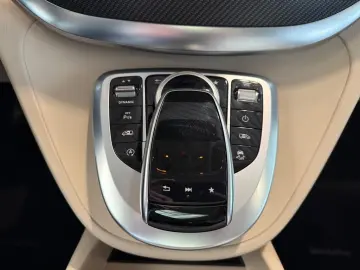 V 300 d 4M Mercedes-Benz V 300 d 4M AMG Exclusiv