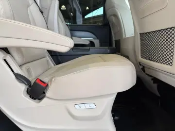 V 300 d 4M Mercedes-Benz V 300 d 4M AMG Exclusiv