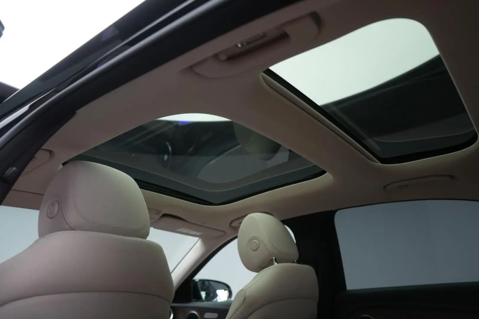 E 300 9G-Tronic AMG Navi/Leder/Temp/Kamera/HUD/P
