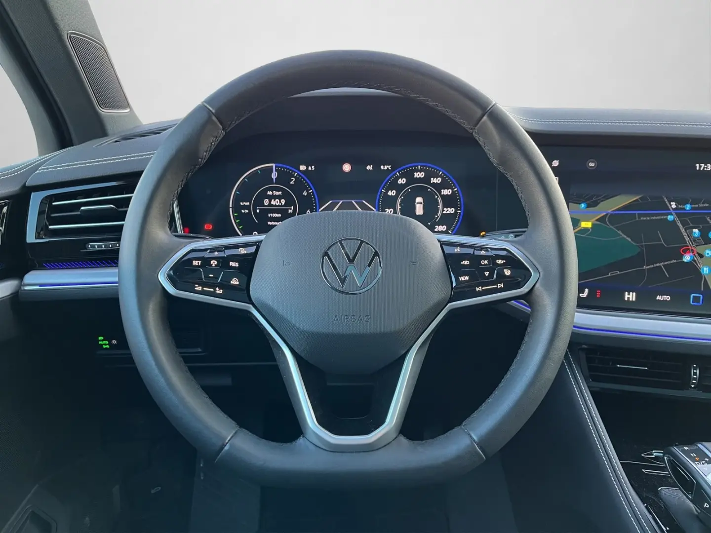 Touareg Elegance 3.0 eHybrid AHK/Pano/Luft/360°/