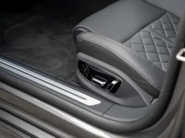A8 50 TDI quattro Matrix LED Std. HZ Pano B&O Lu