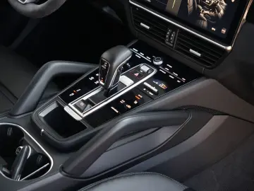 E-Hybrid Coupé  SPORTDESIGN-ACC-AHK-BOSE-21RS