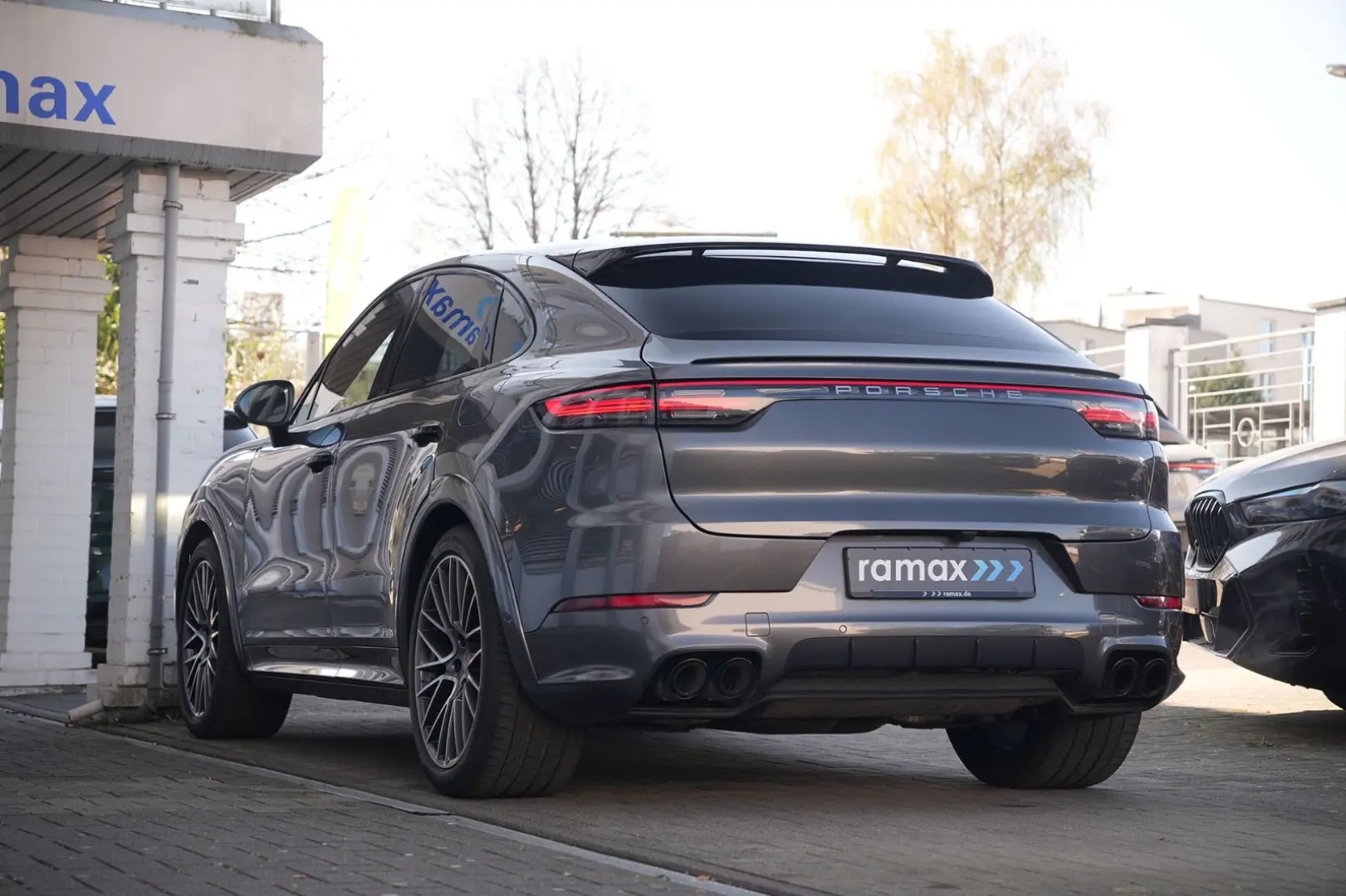 E-Hybrid Coupé  SPORTDESIGN-ACC-AHK-BOSE-21RS