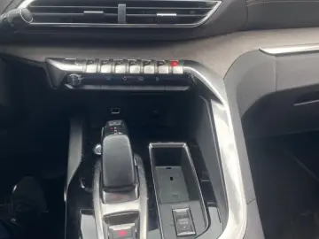 3008 1,6 Hybrid4 300 GT 4x4