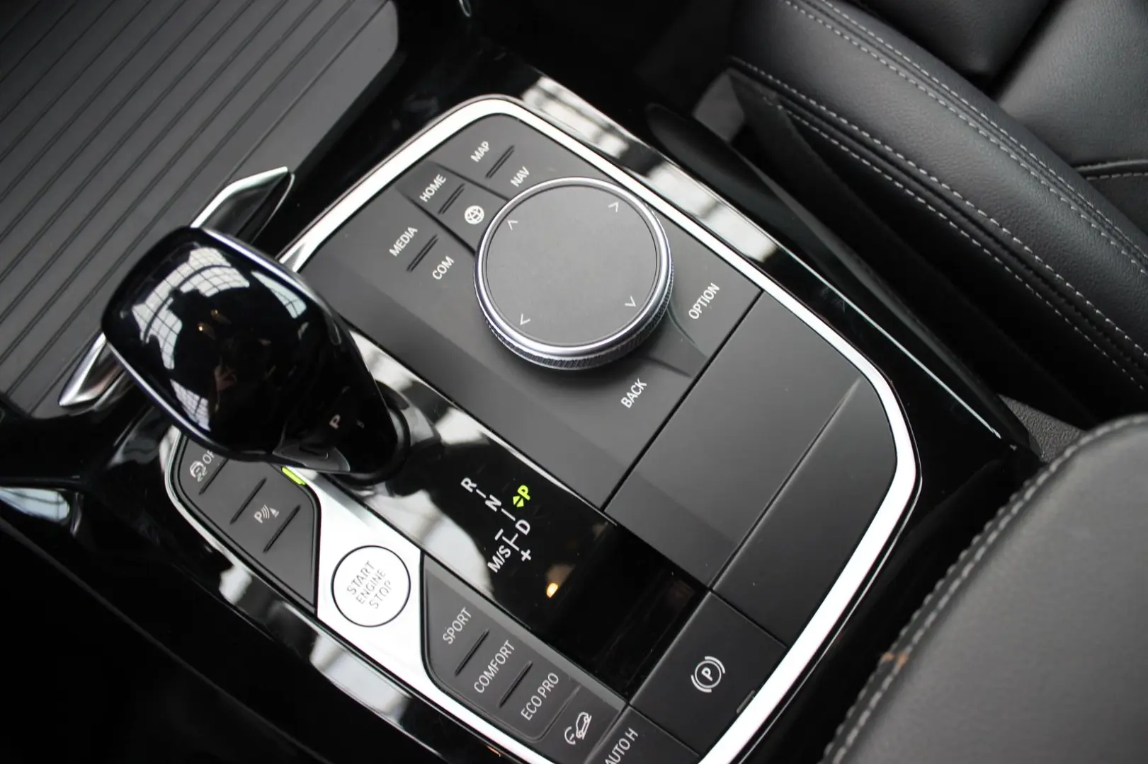 X4 xDrive30d aut. / M SPORT + NAVI + HUD + LASER