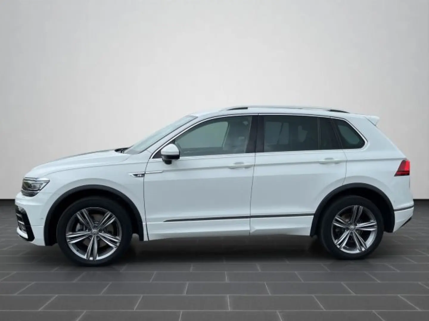 Tiguan 2.0 TDI *Highline* DSG 4Motion AHK HUD RF