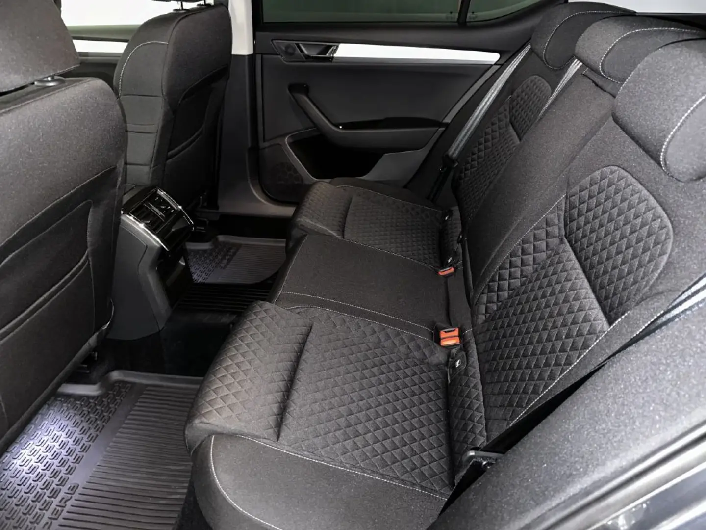 Superb 2.0 TSI 4x4 DSG Style el.Sitze,CarPlay,Vi