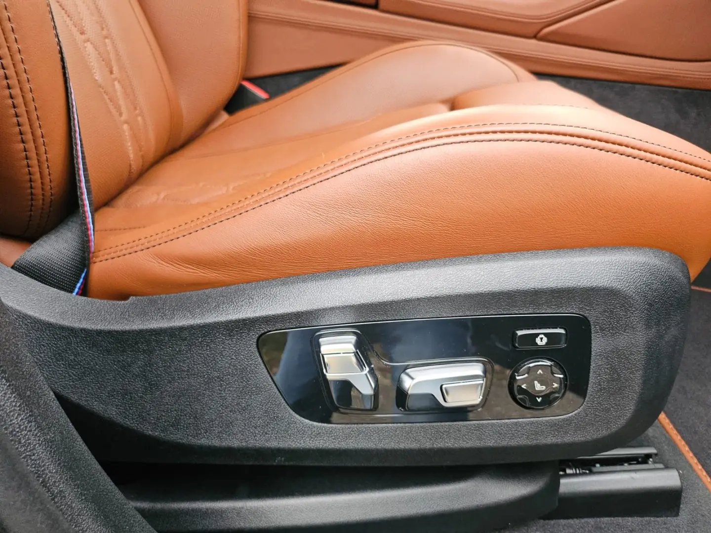 X6 xDrive40d M Sport HK HUD
