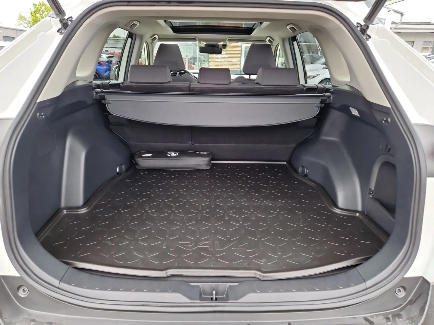 RAV 4 Hybrid 4x2 Team Deutschland 2.5 VVT-i EU6d