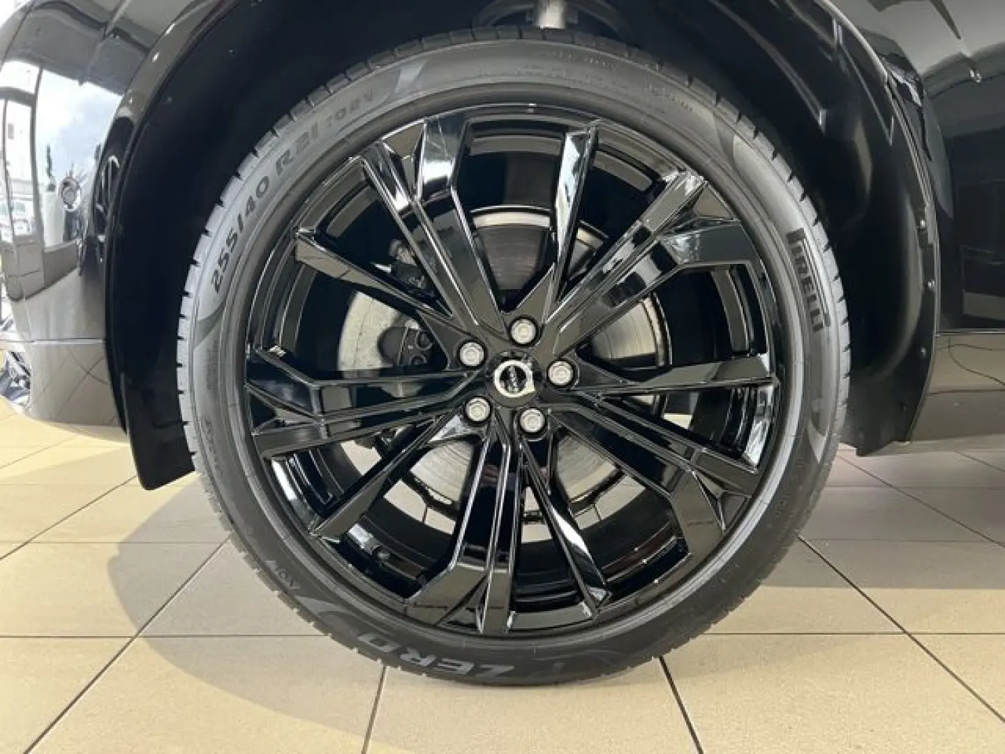 XC60 T6 Plus Black Edition Recharge AWD B&W HUD