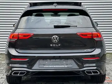 Golf VIII R-Line eTSI DSG PANO KEYLESS ACC KAM