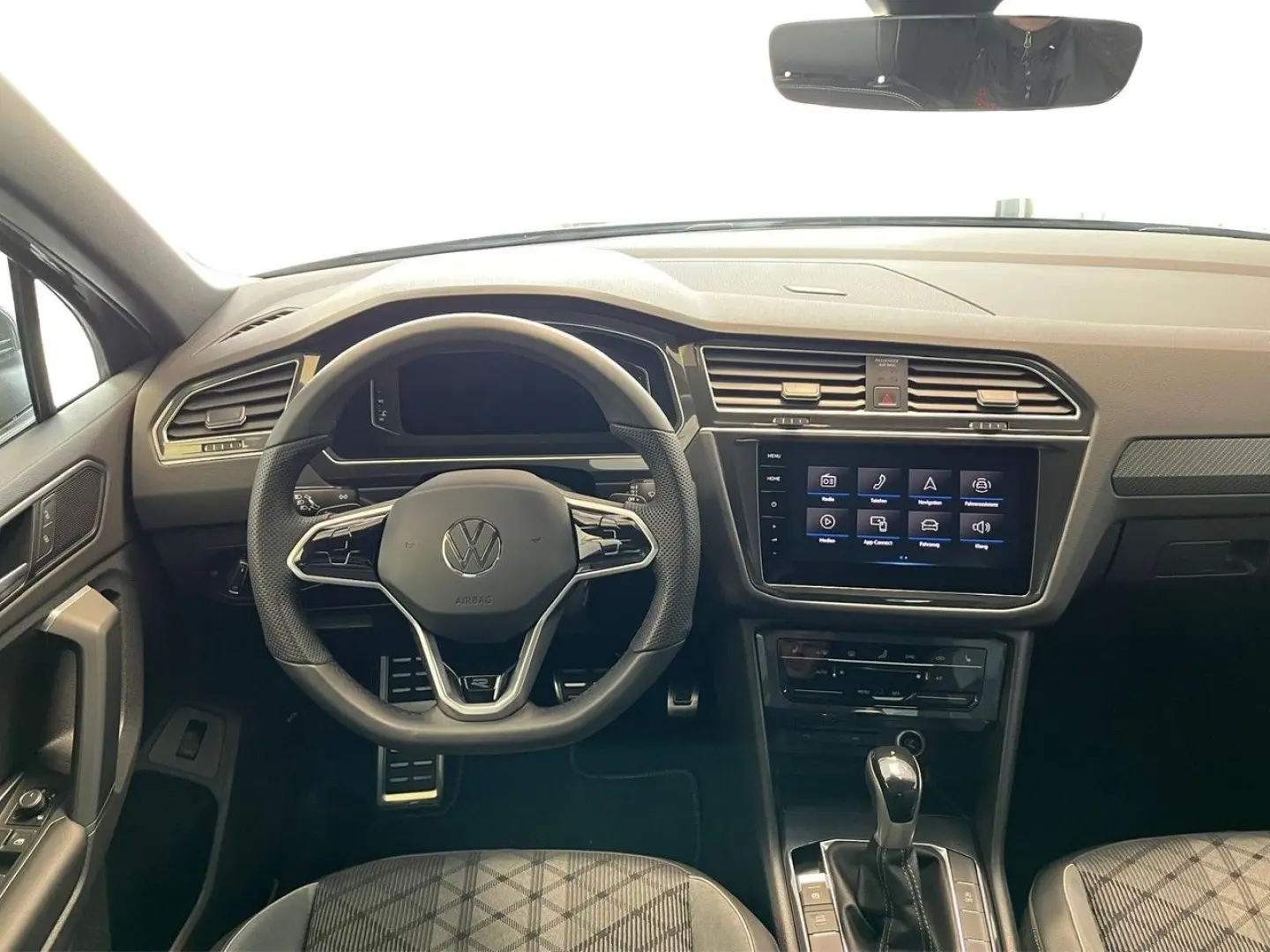 Tiguan 2.0 TDI DSG 4MOTION , R Line, R.Kam., AHK